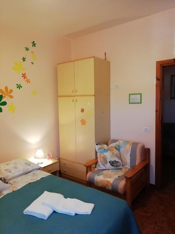 B&B Villa Claudia Anzio Bagian luar foto