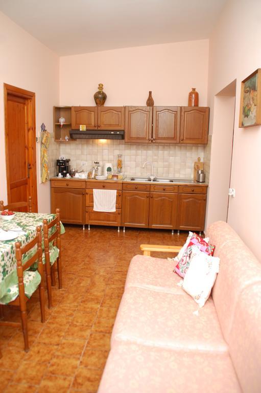 B&B Villa Claudia Anzio Bagian luar foto