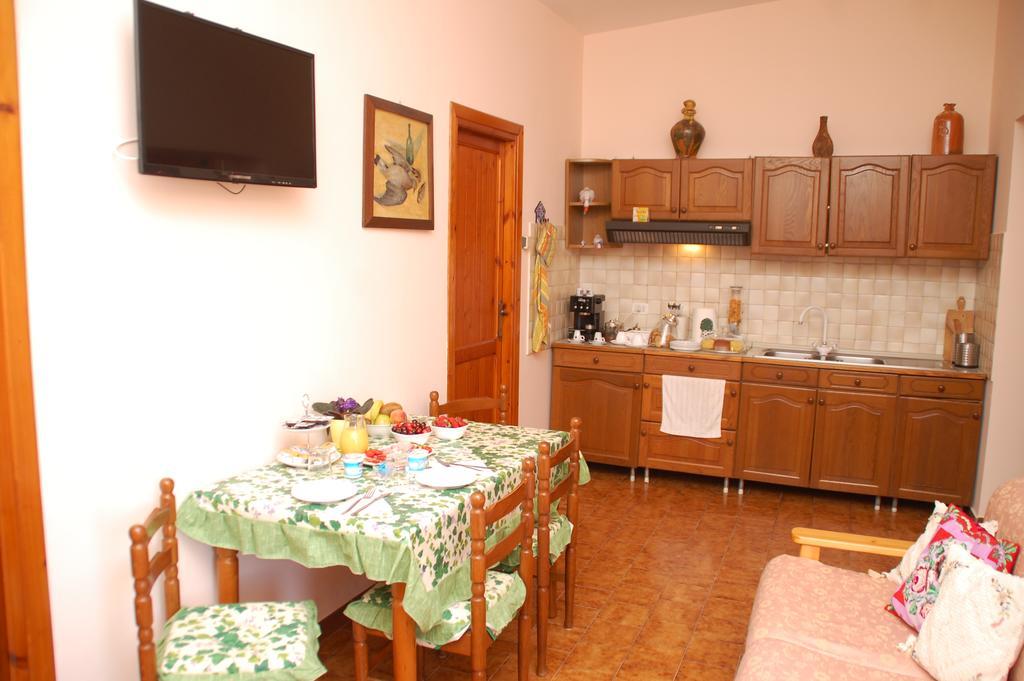 B&B Villa Claudia Anzio Bagian luar foto