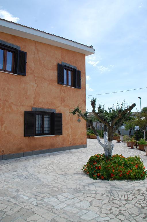 B&B Villa Claudia Anzio Bagian luar foto